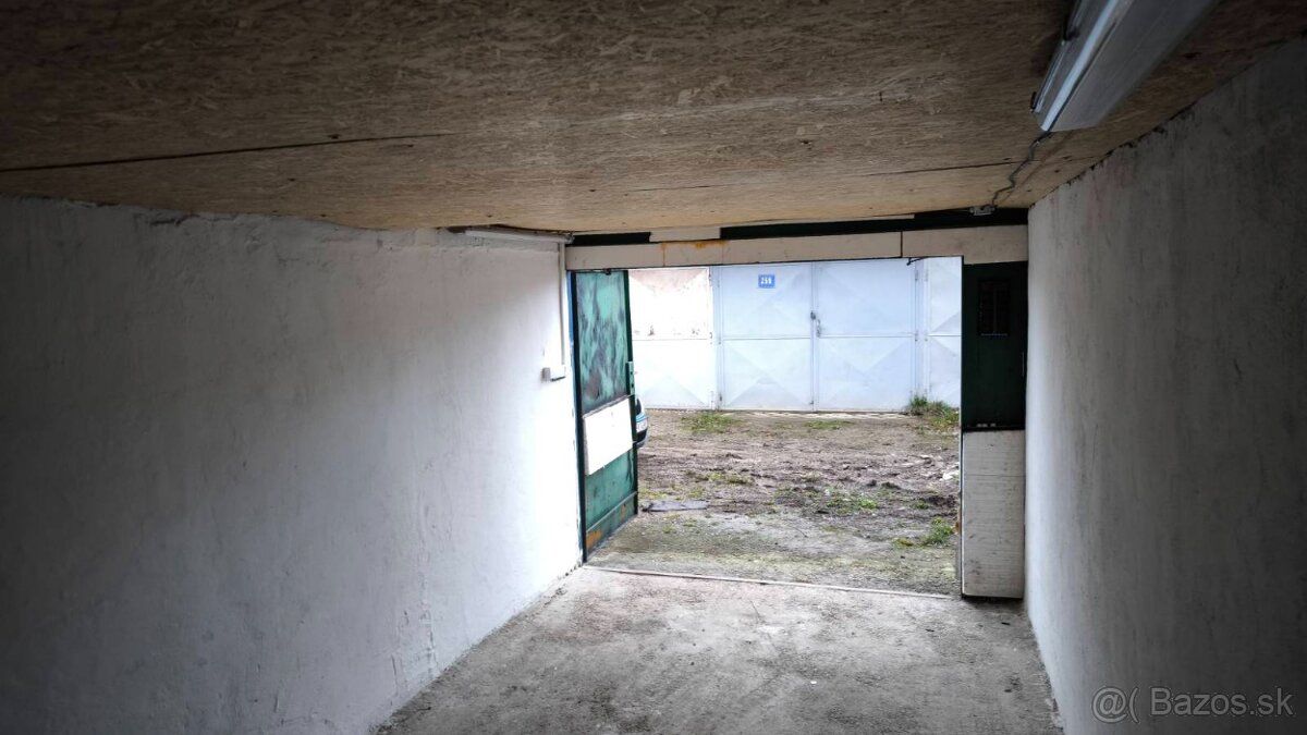 Garaž na dlhodobý prenájom na Železníkoch pri ulici Krakovsk