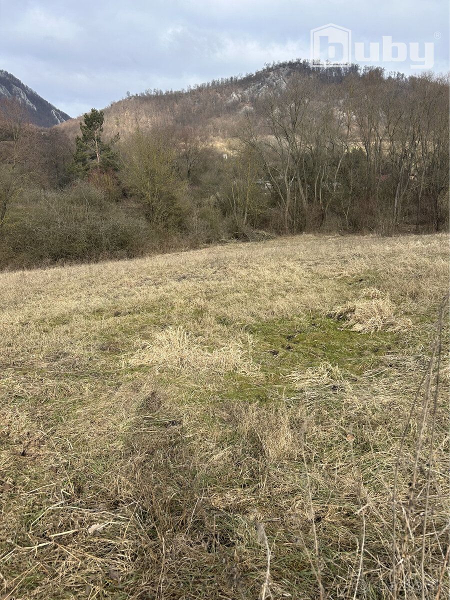 Typ: Pozemok pre rodinné domy Ulica: Praznov Mestská časť: P