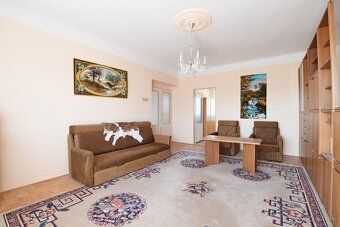 Realitná kancelária REMAX Vám ponúka na predaj priestranný d