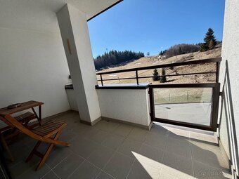 Ponúkame na predaj zariadený 2-izbový apartmán nachádzajúci 