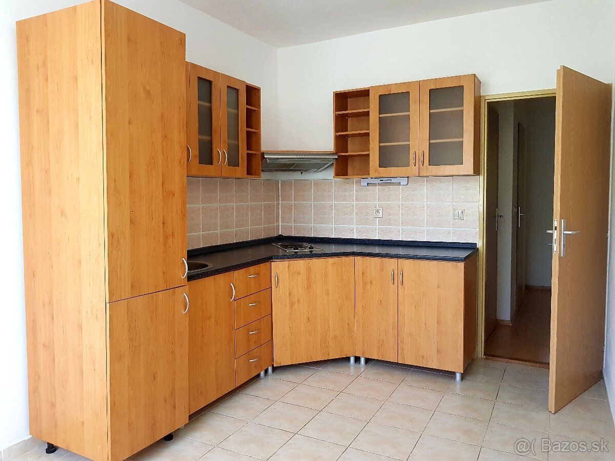 Prenajmem 2 izbový byt o výmere 49m2, na 4poschodí bytového 