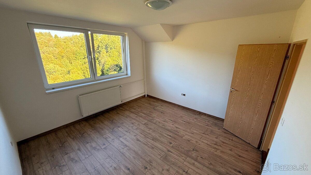 Prenajmem 2 izbový byt o výmere 49m2, na 4poschodí bytového 