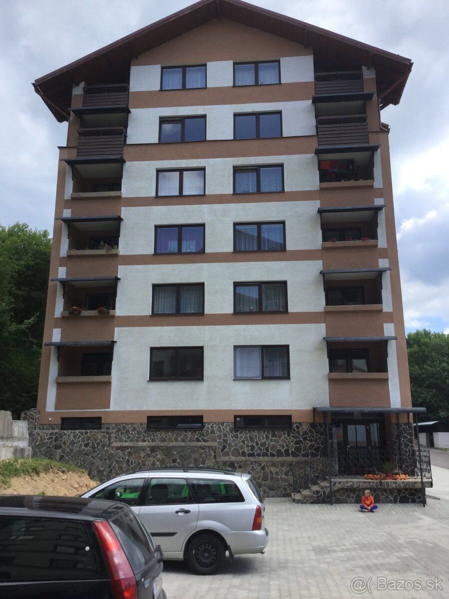 Prenajmem 2 izbový byt o výmere 49m2, na 4poschodí bytového 
