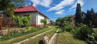 🏡 Na predaj: Dva rodinné domy na veľkom pozemku v tichej čas
