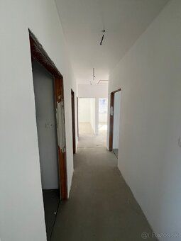 Predám nový Skolaudovaný rodinný dom priamom centre mesta Se