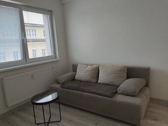 Ponúkam na prenájom 1 izbový byt v centre Žiliny na ulici Fr