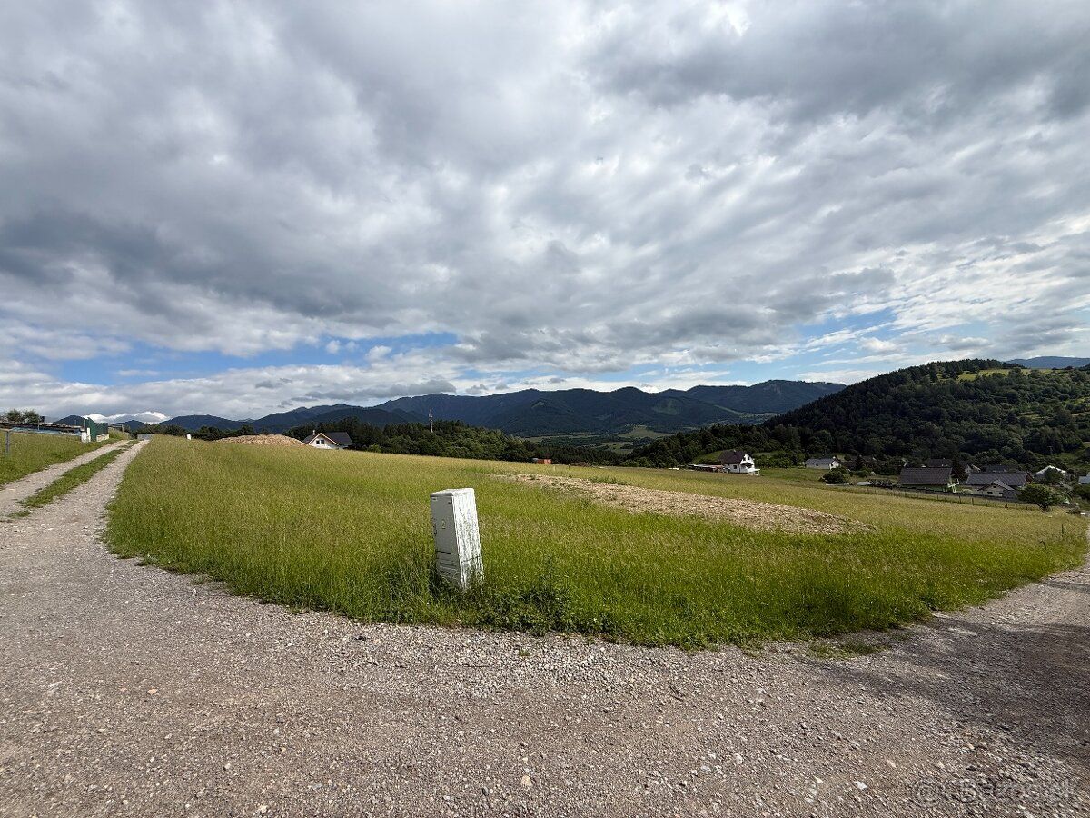 Ponúkame vám na predaj stavebný pozemok o rozlohe 858 m² (pr