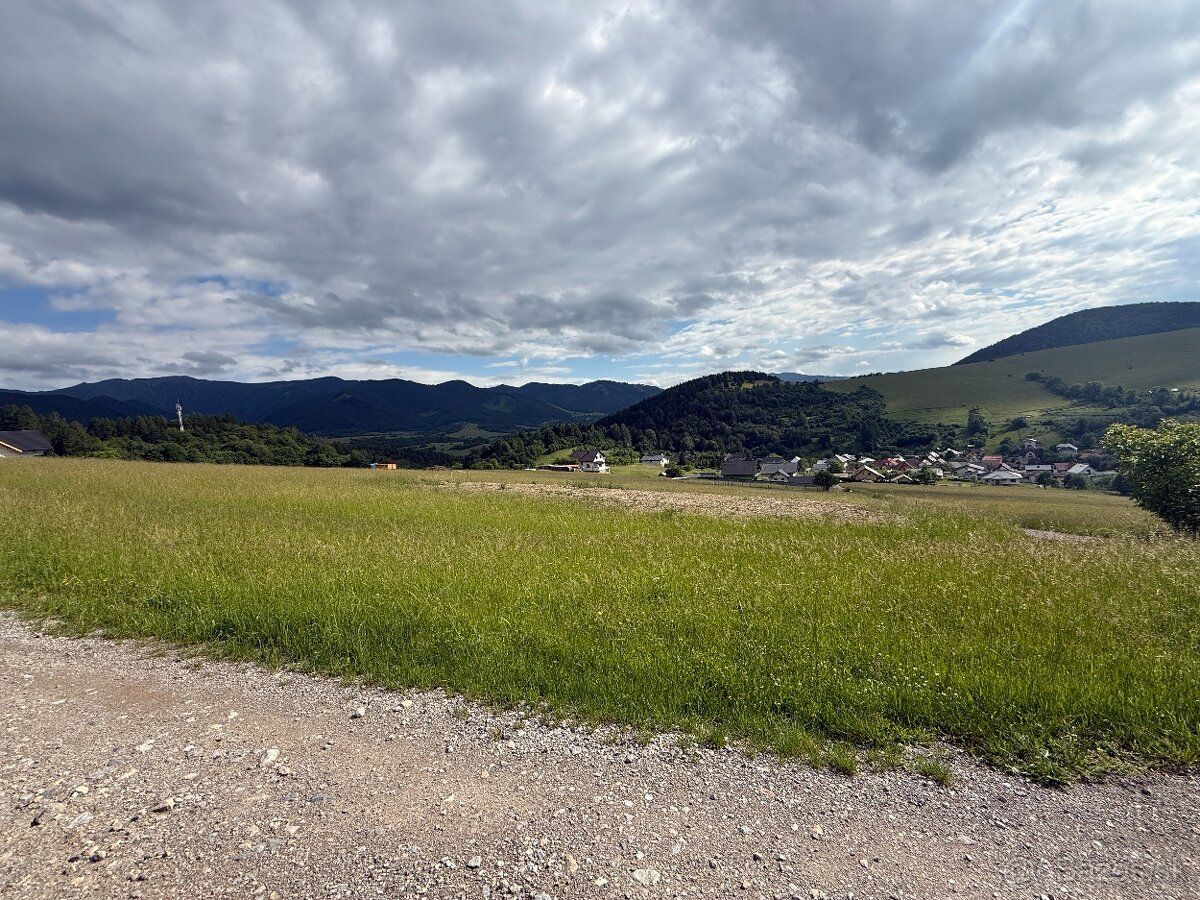 Ponúkame vám na predaj stavebný pozemok o rozlohe 858 m² (pr