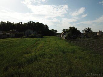 🌳 Pozemok snov vo Vrbovej nad Váhom – iba 16 km od Komárna! 