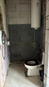 Hľadáte pokojné bývanie mimo ruchu mesta s veľkým pozemkom a