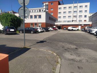 Prenajmeme parkovacie miesto v centre Nitry (za hotelom Zobo