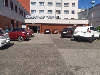 Prenajmeme parkovacie miesto v centre Nitry (za hotelom Zobo