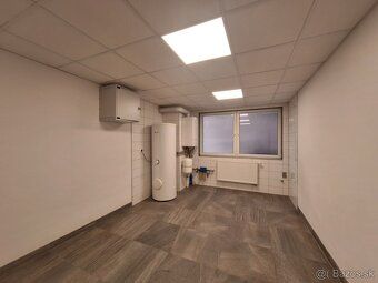 Ponúkame na prenájom halu/sklad o výmere 4300 m2,priemyselný