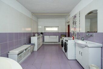 Exkluzívne ponúkam na predaj dvojgeneračný rodinný dom v Luč