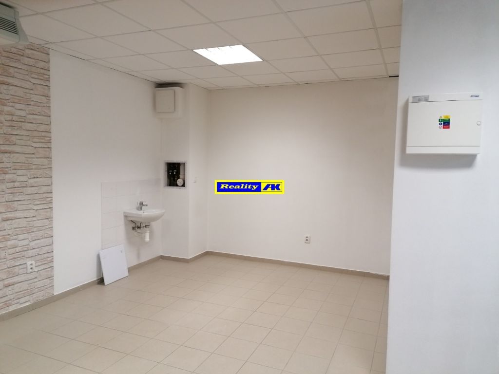 Reality AK ponúka obchodný priestor na prenájom mesto Vrútky