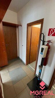 Ponúkame Vám na prenájom obchodné poprípade kancelárske  pri