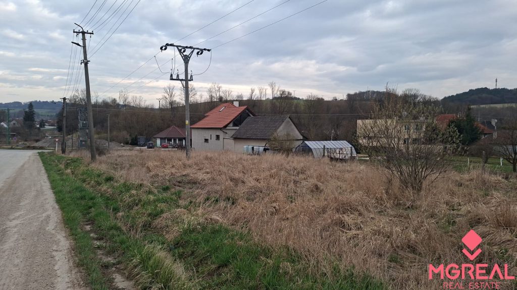 Ponúkame vám na predaj stavebný pozemok na výstavbu rodinnéh