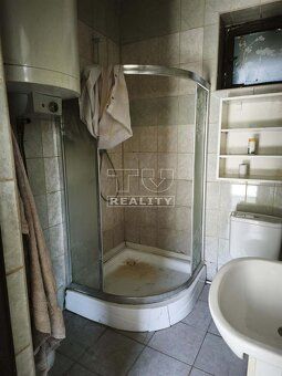 TUreality ponúka na predaj 2-izbový rodinný dom.
Dom je v pô