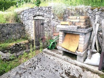 TUreality ponúka na predaj chatku aj s 288 m2 pozemkom v Ili