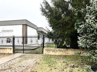 NOVOSTAVBA RODINNÉHO DOMU V NESVADOCH Predstavujeme vám výni