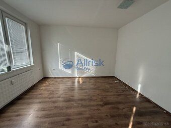 Spoločnosť Allrisk Slovakia Vám ponúka na predaj veľký 2-izb