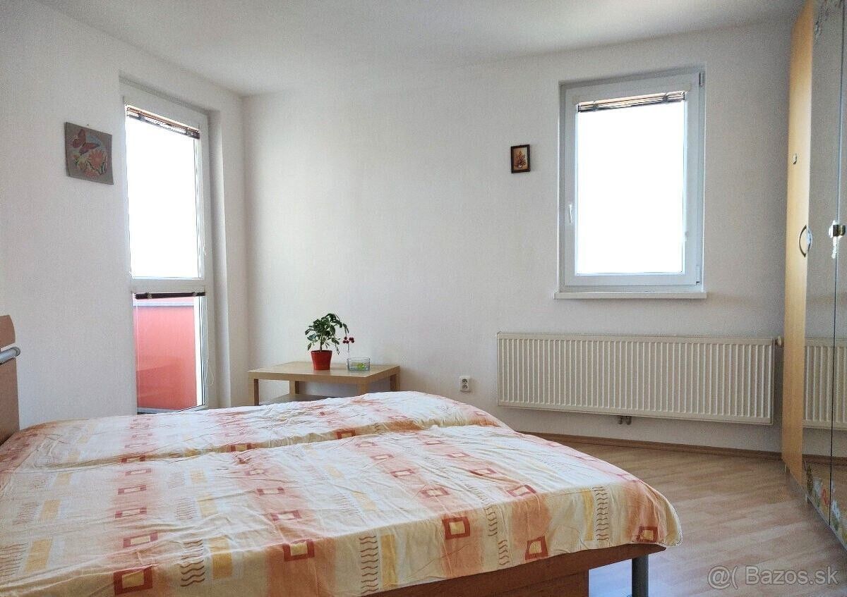 BOND Reality ponúka na prenájom priestranný, kompletne zaria