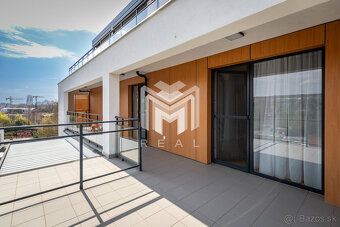 Typ: 4-izbový byt Ulica: Pod šiancom Obec: Košice-Sever
Hľad