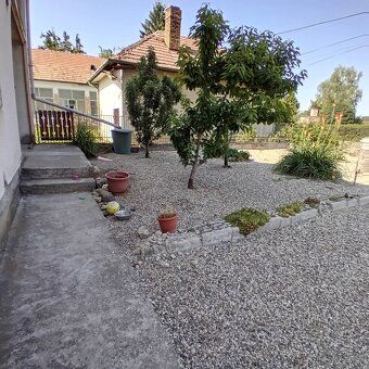 Na predaj dvojpodlažný dom v obci Hronovce, okres Levice, do