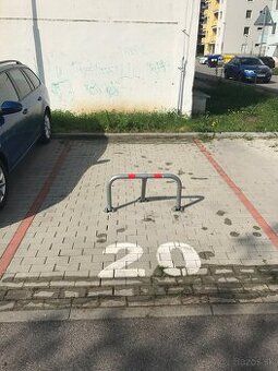 Predám úplne novú zateplenú garáž šírka 7m × hĺbka 4m – farb