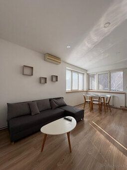 Ponúkame na prenájom 1-izbový byt s výmerou 30 m² v modernom