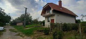 Predám viničný domček v Hornom Ohaji. Domček pozostáva zo vs