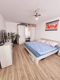 Ponúkam na predaj priestranný 3-izbový byt o výmere 82 m², n
