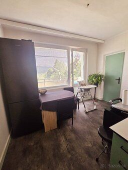Ponúkam na predaj priestranný 3-izbový byt o výmere 82 m², n