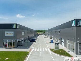 Ponúkame na prenájom veľkorysý showroom alebo obchodný pries