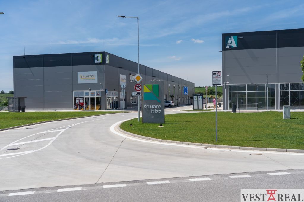 Ponúkame na prenájom veľkorysý showroom alebo obchodný pries