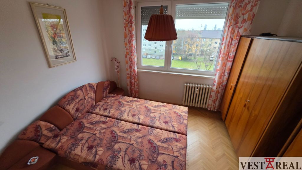 Na predaj: 3-izbový byt s balkónom – Galanta, Štvrť SNP
Ponú