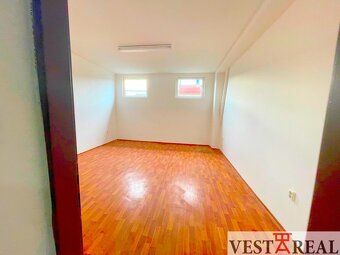 Na predaj dvojpodlažný skladový objekt 717m2 so spevnenou pl
