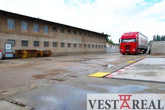 Na predaj dvojpodlažný skladový objekt 717m2 so spevnenou pl
