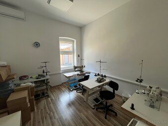 Dam do prenájmu obchodné priestory v širšom centra Piestan v