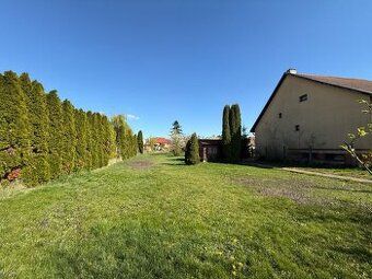 Ponúkam na predaj krásny, slnečný a predovšetkým rovinatý st