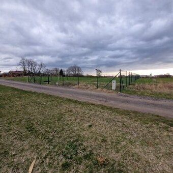 #4464V.
Na predaj stavebný pozemok – Borský Svätý Jur
Ponúka