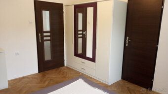 Ponúkame na prenájom svetlý a kompletne zariadený 2-izbový b