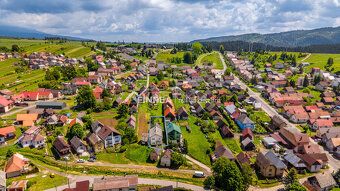 Priestor pre rodinu, podnikanie aj oddych – dvojgeneračný do