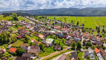 Priestor pre rodinu, podnikanie aj oddych – dvojgeneračný do