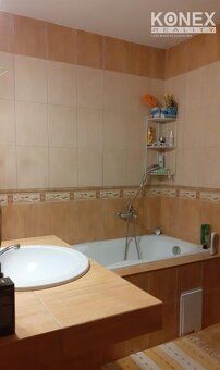 ID:4165
Ponúkame na predaj zaujímavo situovaný objekt/dom v 