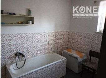 ID:4194
Ponúkame na predaj priestranný dvojpodlažný rodinný 