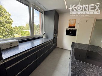 ID:4239
Ponúkame vám jedinečný a PLNE ZARIADENÝ 3-izbový byt