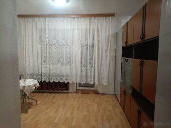 Dám do prenájmu 1 izbový byt na Novohradskej vo VK na 4 posc
