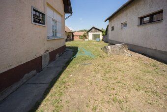 Vidiecka usadlosť (151 m²) s rozsiahlym pozemkom 2642 m² v o