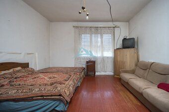 Vidiecka usadlosť (151 m²) s rozsiahlym pozemkom 2642 m² v o